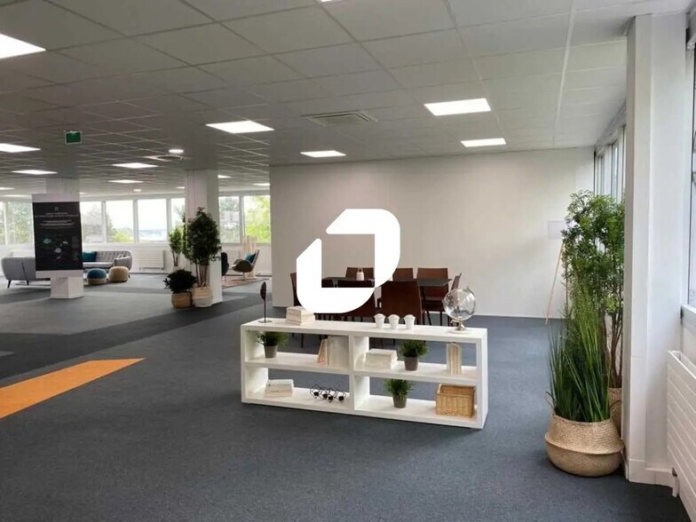 10 Avenue De L'Entreprise, Cergy à louer - Photo de l’immeuble – Image 1 sur 28