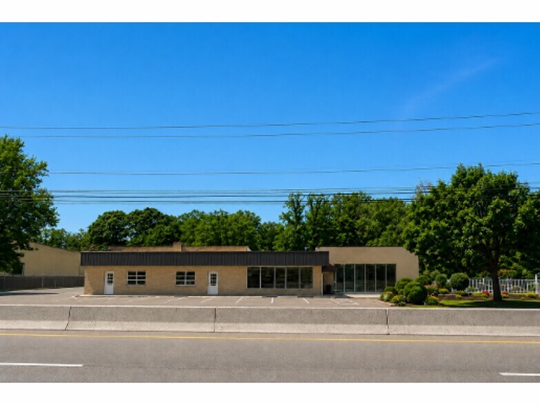1400 Rt-35, Middletown, NJ à vendre - Photo de l’immeuble – Image 1 sur 5