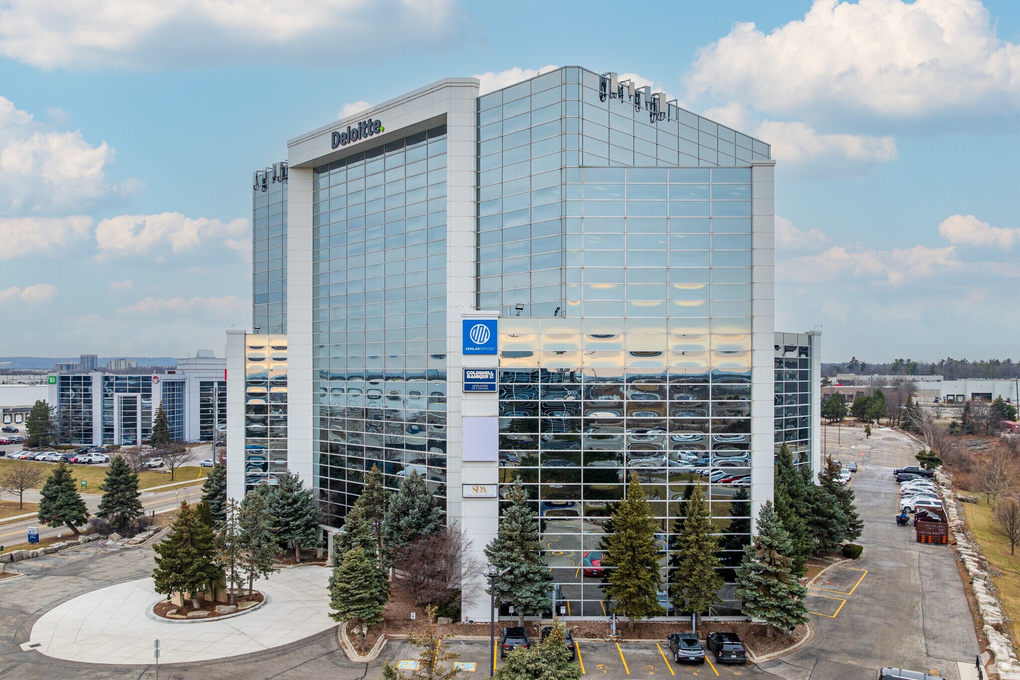 5500 N Service Rd, Burlington, ON à louer Photo principale– Image 1 sur 32