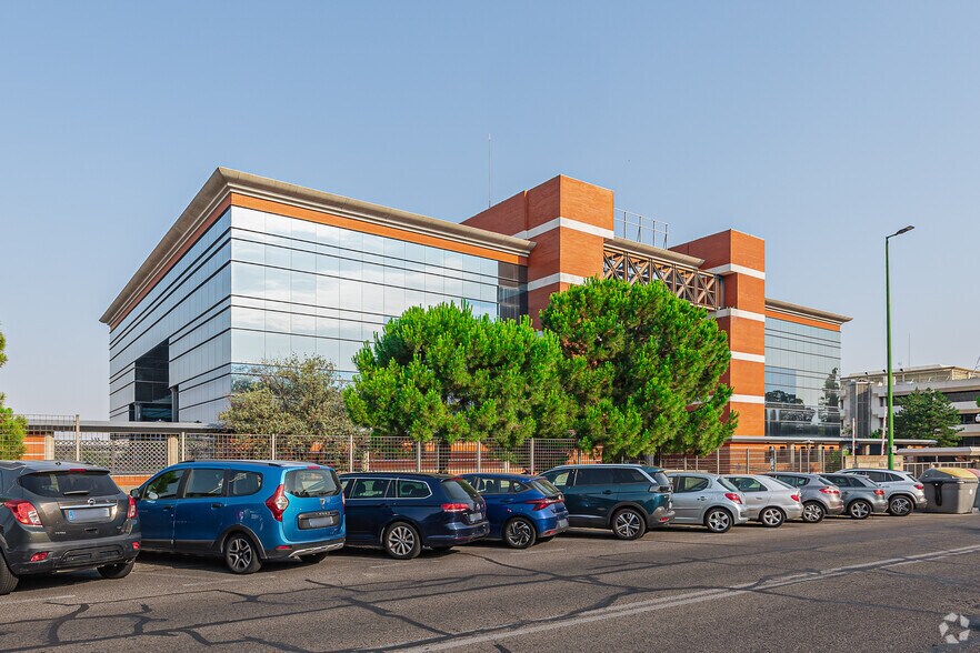 Bureau dans Alcobendas, Madrid à louer - Photo de l’immeuble – Image 2 sur 3