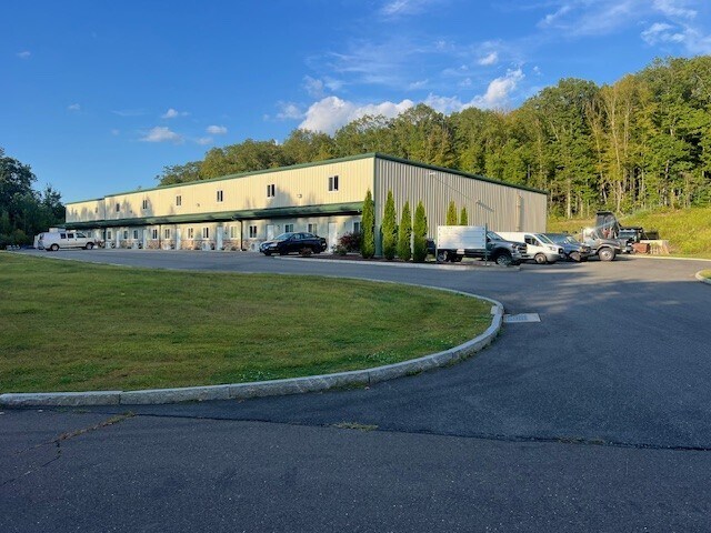 5 Morse Rd, Oxford, CT à louer - Photo de l’immeuble – Image 3 sur 3