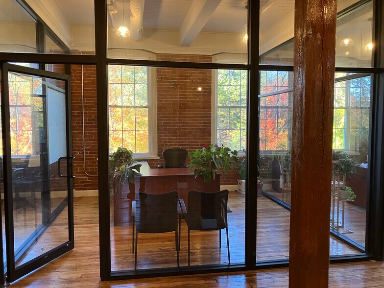 296 Nonotuck St, Northampton, MA à louer - Photo intérieure – Image 3 sur 22