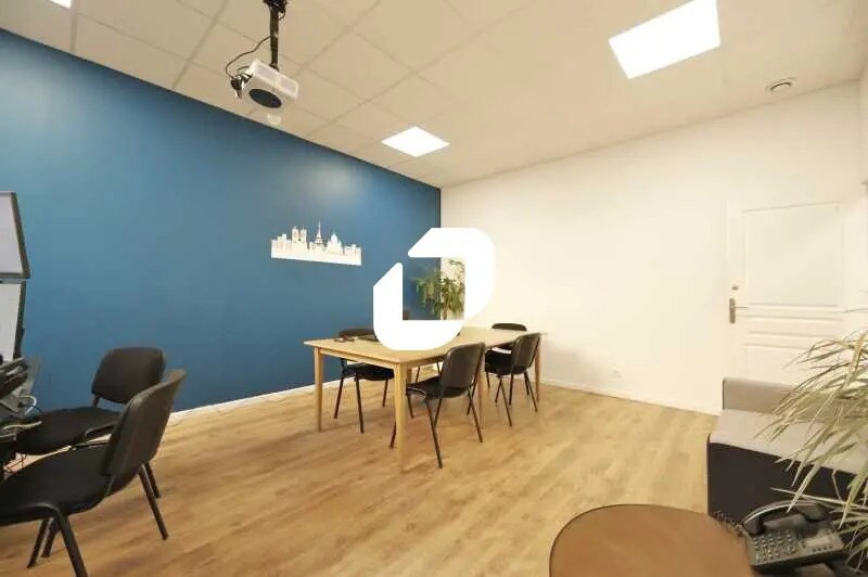 Bureau dans Persan à louer - Photo de l’immeuble – Image 1 sur 31