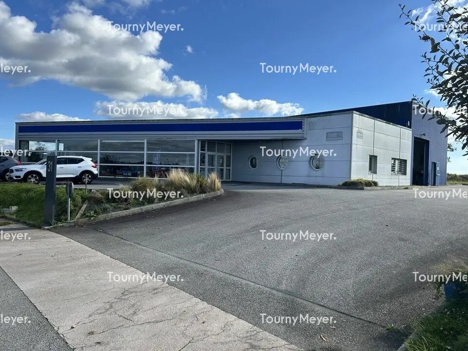 Local d’activités dans Mellac à louer Photo de l’immeuble– Image 1 sur 8