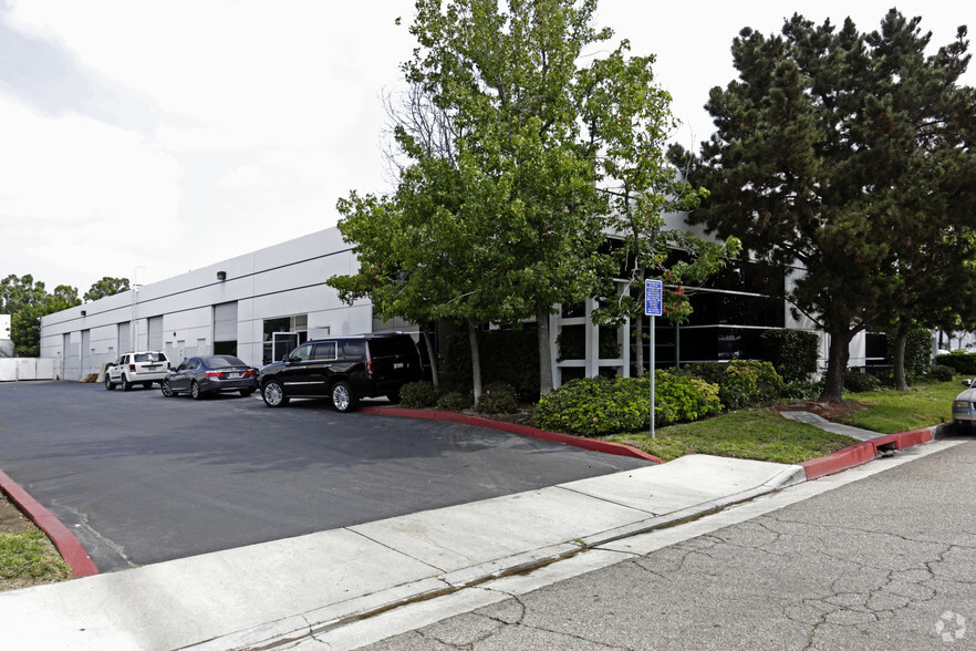 2284 N Glassell St, Orange, CA à louer - Photo de l’immeuble – Image 3 sur 5