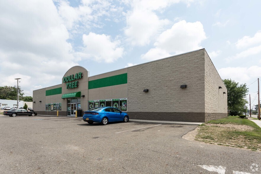 902 Cherry Ave NE, Canton, OH à louer - Photo de l’immeuble – Image 2 sur 3