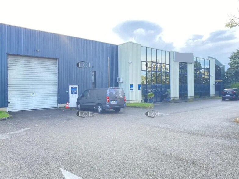 Industriel/Logistique dans Genas à louer - Photo de l’immeuble – Image 1 sur 19
