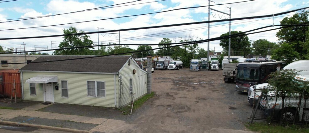 138 E 11th Ave, Roselle, NJ à vendre - Photo de l’immeuble – Image 3 sur 7