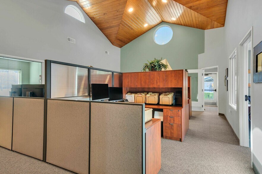 1321 W Randol Mill Rd, Arlington, TX à louer - Photo intérieure – Image 3 sur 10