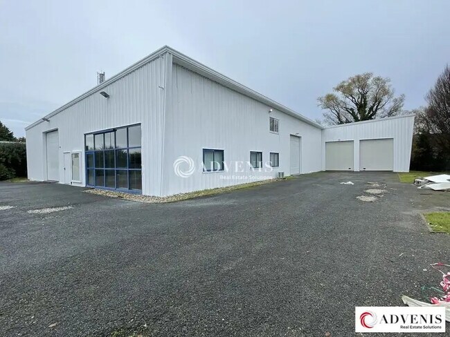 Plus de détails pour Industriel/Logistique à louer
