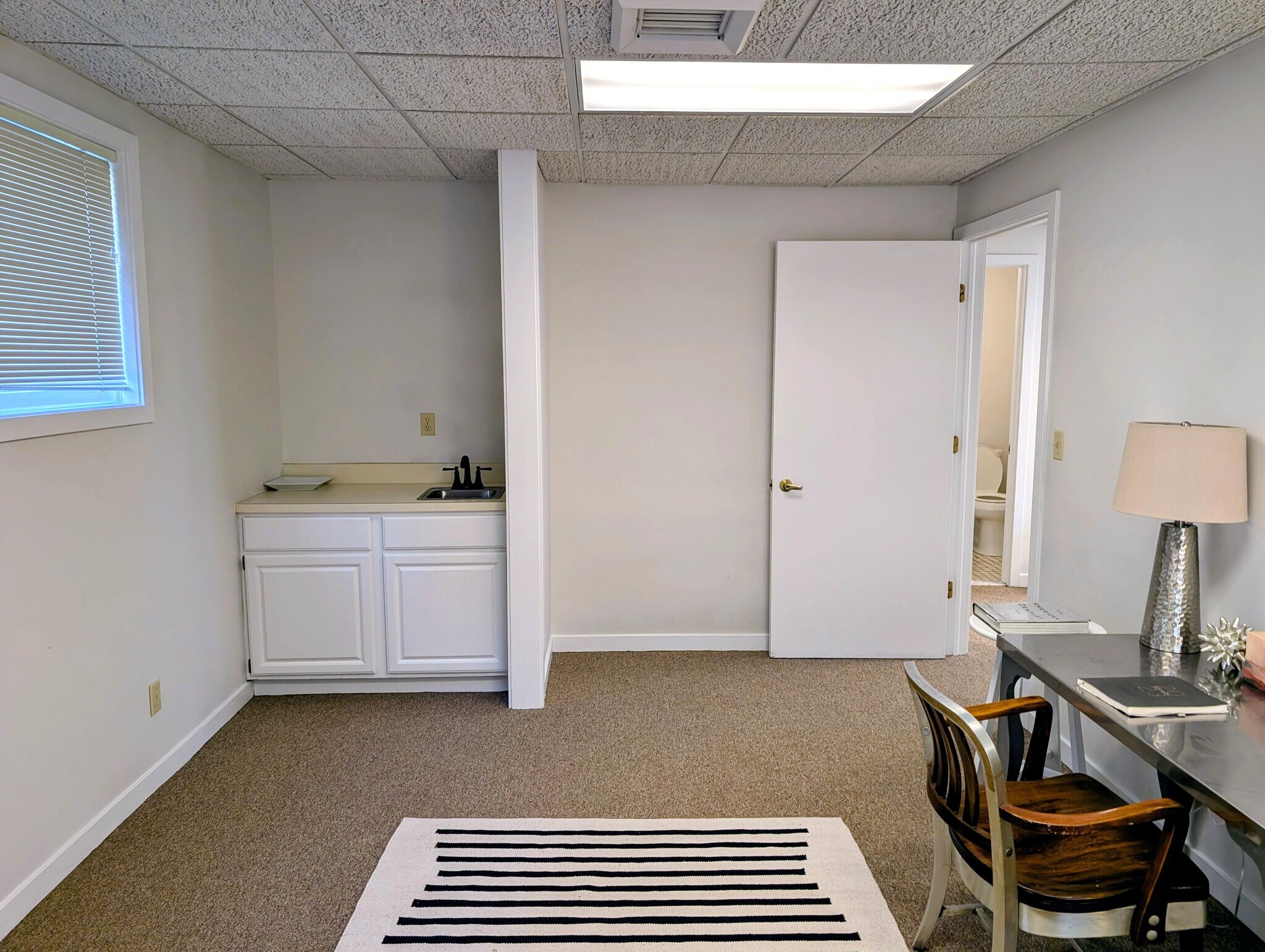 51 Sherman Hill Rd, Woodbury, CT à louer Photo intérieure– Image 1 sur 3