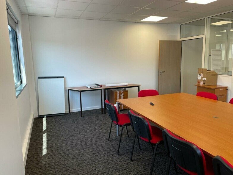 Bureau dans Meyzieu à louer - Photo intérieure – Image 3 sur 9