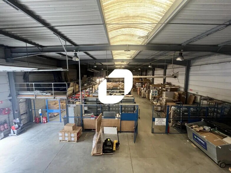 Industriel/Logistique dans Lesquin à louer - Photo de l’immeuble – Image 1 sur 13