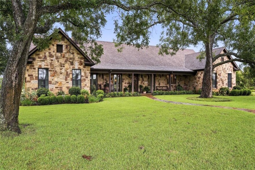 705 Antioch Rd, Paige, TX à vendre - Photo de l’immeuble – Image 2 sur 40