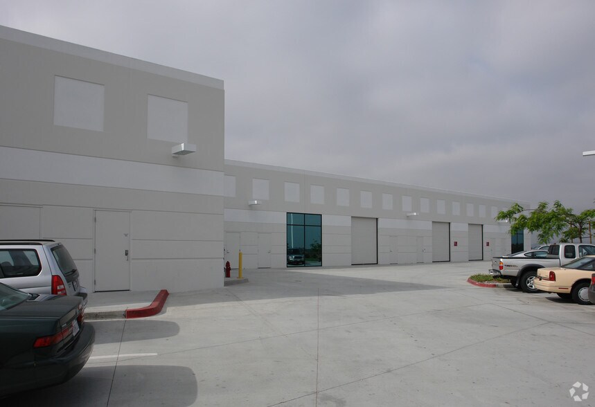 9940 Summers Ridge Rd, San Diego, CA à louer - Photo de l’immeuble – Image 2 sur 6
