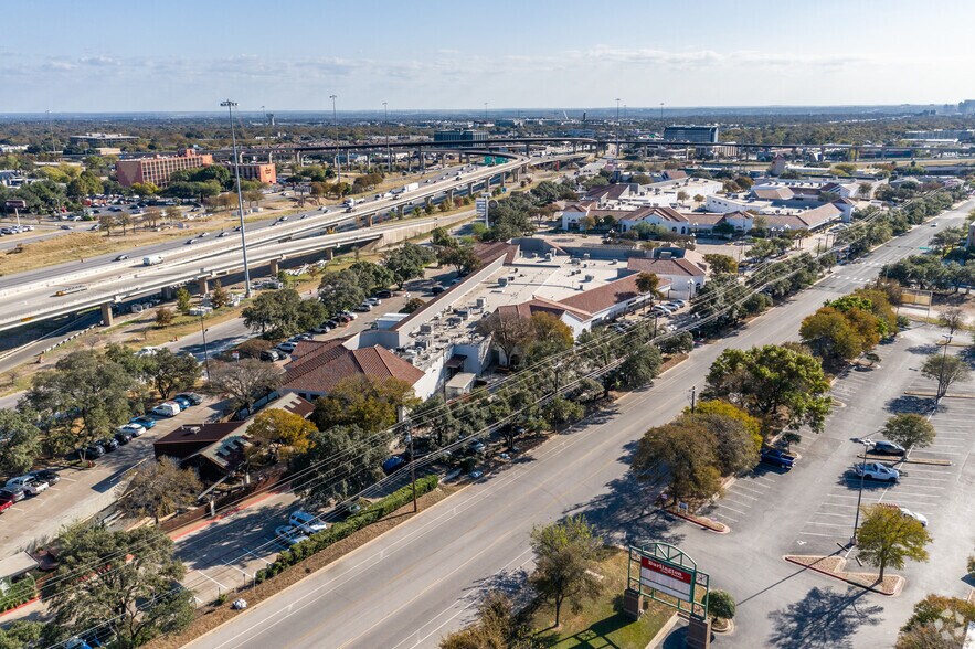 6406 N IH 35, Austin, TX à louer - Aérien – Image 2 sur 5