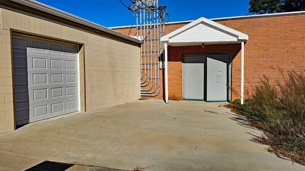 120 S Church Ave, Garland, NC à louer - Photo de l’immeuble – Image 3 sur 55