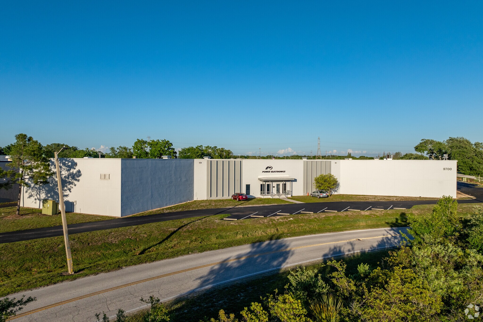 9700-9704 Solar Dr, Tampa, FL à louer Photo principale– Image 1 sur 15