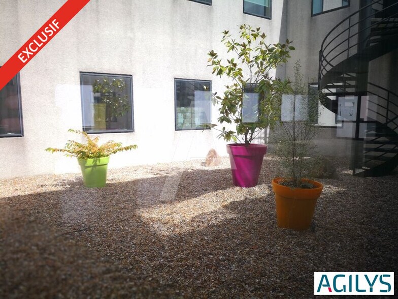 Local d'activités dans Saclay à vendre - Photo de l’immeuble – Image 3 sur 12