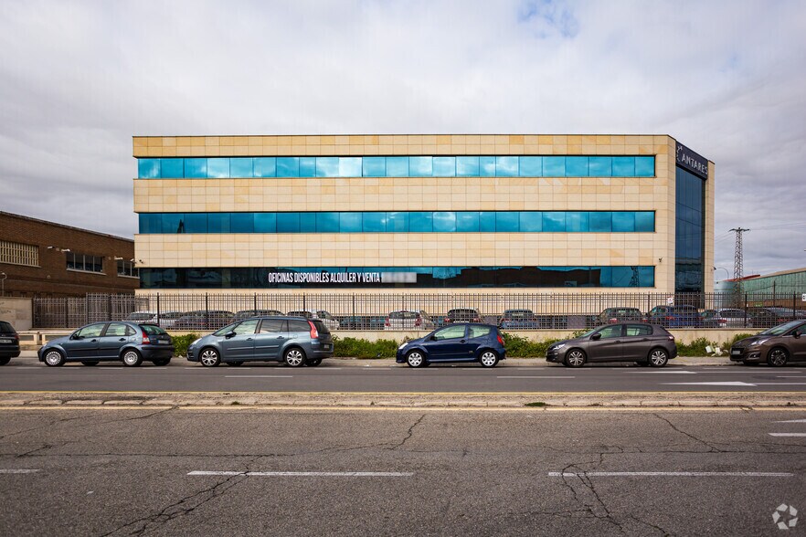Calle Industrias, 4, Alcorcón, Madrid à vendre - Photo de l’immeuble – Image 2 sur 6