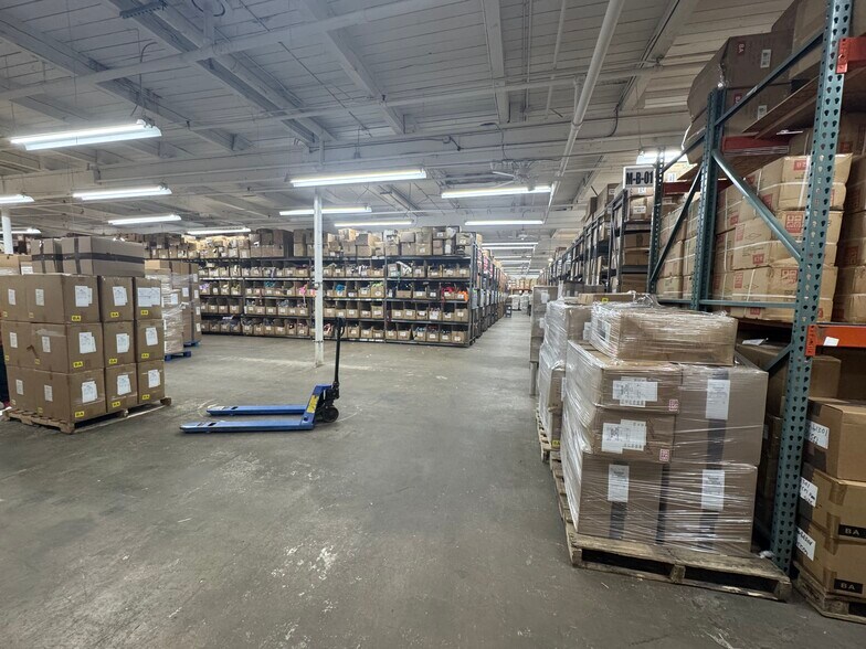 70 Old Turnpike Rd, Wayne, NJ à louer - Photo de l’immeuble – Image 2 sur 7