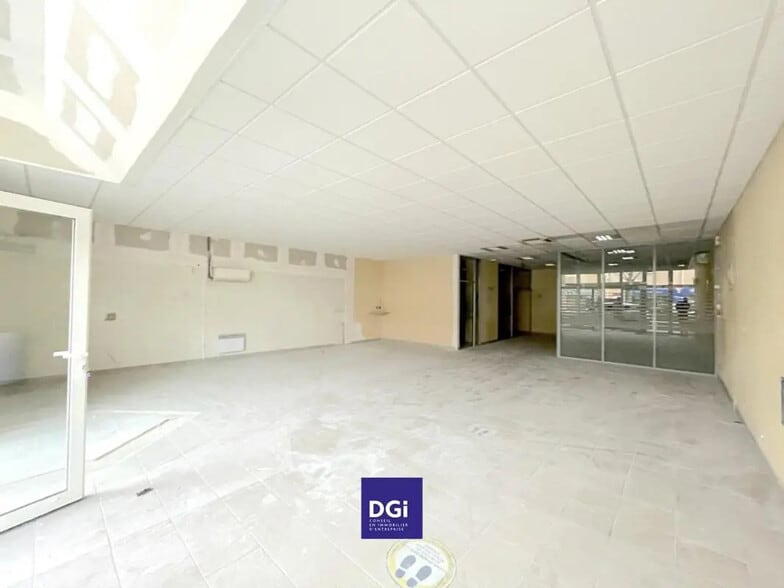 Local commercial dans Nîmes à louer - Photo intérieure – Image 3 sur 6