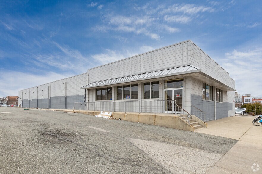 3000 Reed St, Philadelphia, PA à louer - Photo de l’immeuble – Image 1 sur 5