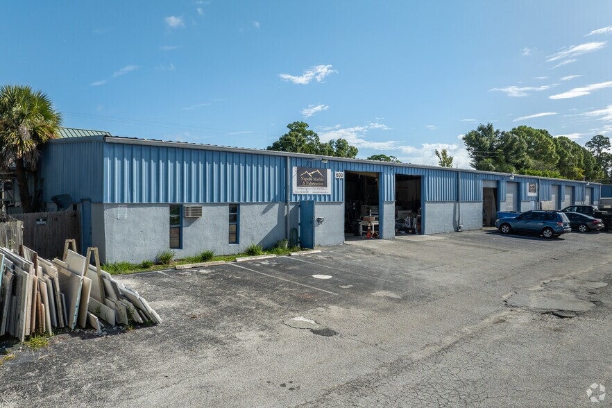 600 Oak Pl, Port Orange, FL à louer - Photo de l’immeuble – Image 3 sur 18