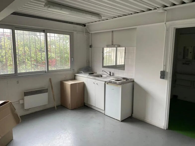 Industriel/Logistique dans Montreuil à louer - Photo de l’immeuble – Image 3 sur 10