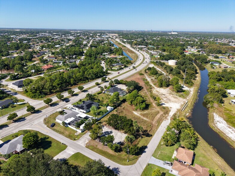 5106 Lee Blvd, Lehigh Acres, FL à vendre - Photo de l’immeuble – Image 3 sur 40