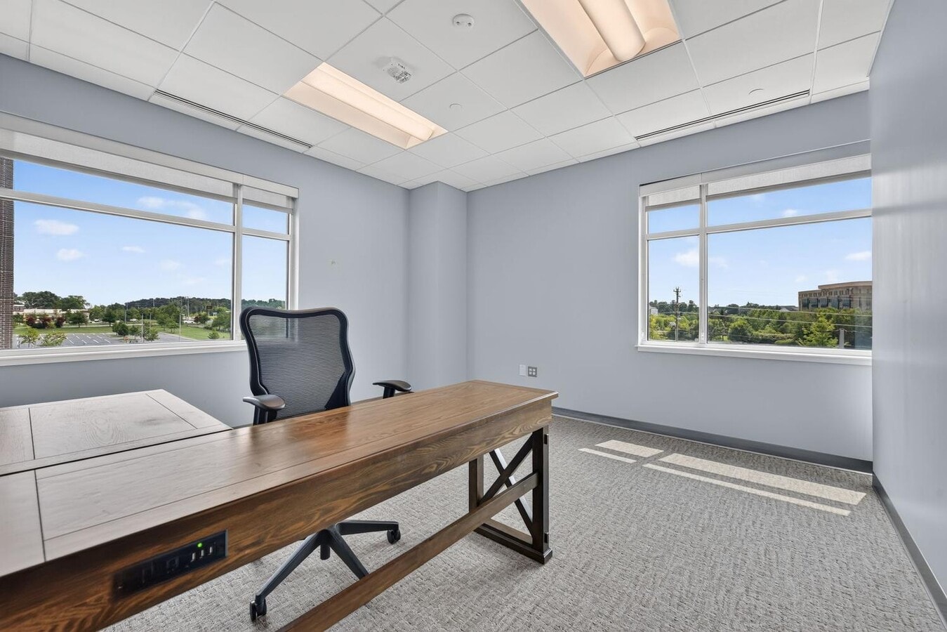 24430 Stone Springs Blvd, Dulles Town Center, VA 20166 - Lot 375 -  - Photo intérieure - Image 2 of 14
