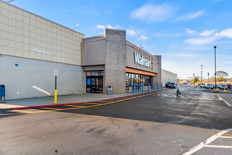 1-42 Fairhaven Commons Way, Fairhaven, MA à louer - Photo de l’immeuble – Image 2 sur 13