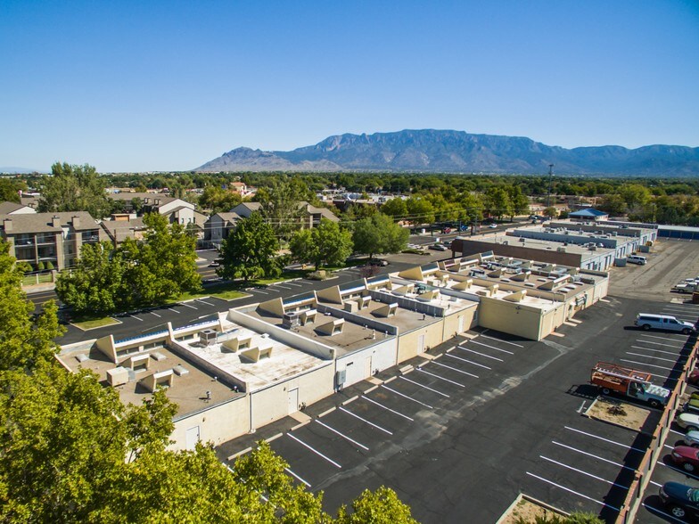 5712-5750 Osuna Rd NE, Albuquerque, NM à vendre - Photo de l’immeuble – Image 2 sur 22