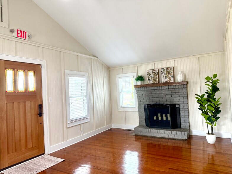 904 W Lamar Alexander Pky, Maryville, TN à louer - Photo de l’immeuble – Image 3 sur 26