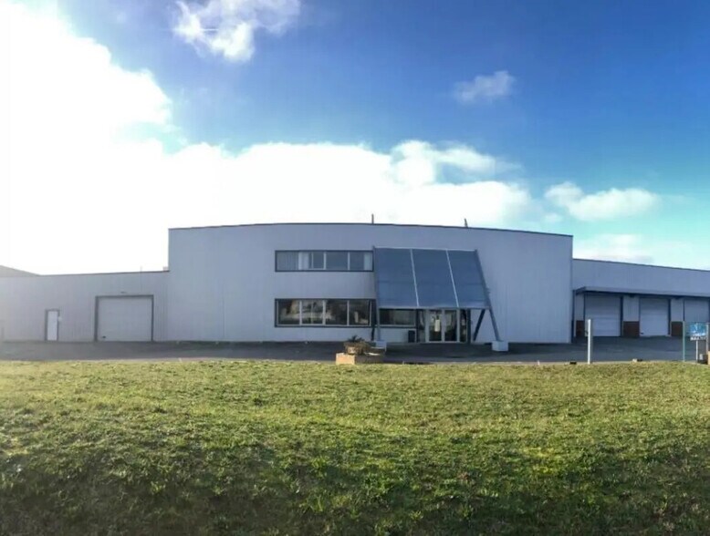 Local d’activités dans Mondouzil à louer - Photo de l’immeuble – Image 2 sur 4