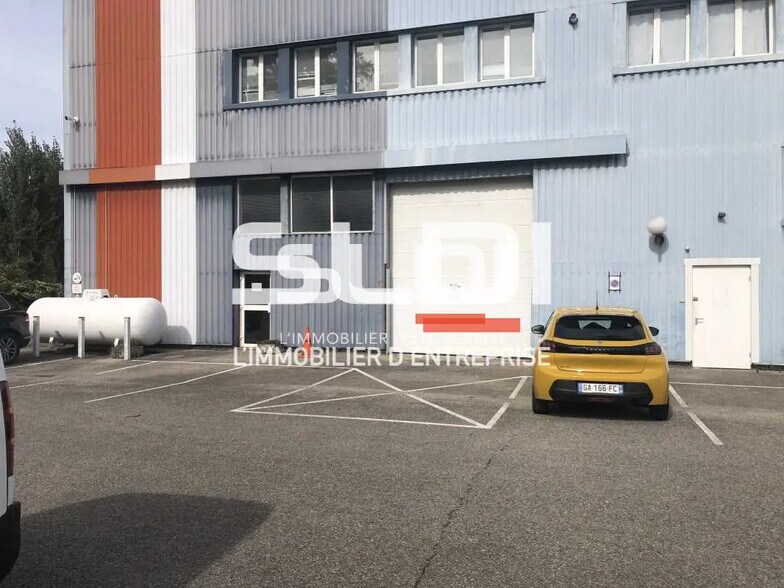 Bureau dans Bourgoin-Jallieu à louer - Photo de l’immeuble – Image 1 sur 8