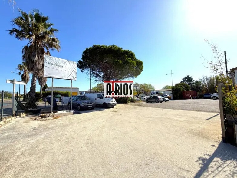 Local commercial dans Hyères à vendre - Photo de l’immeuble – Image 3 sur 4