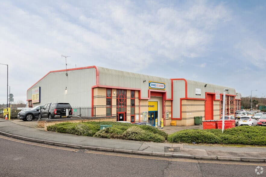 Dundee Way, Enfield à louer - Photo de l’immeuble – Image 1 sur 14