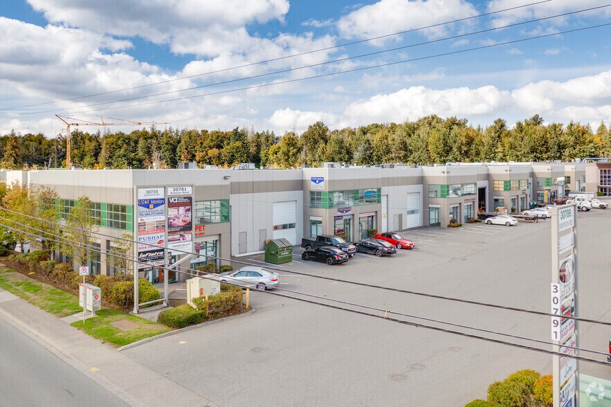 30755 Simpson Rd, Abbotsford, BC à vendre - Photo principale – Image 1 sur 4