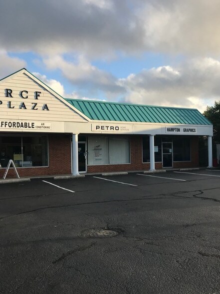 274 Montauk Hwy, Hampton Bays, NY à louer - Photo de l’immeuble – Image 2 sur 4