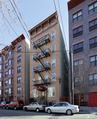 Plus de détails pour 327 Jackson St, Hoboken, NJ - Logement à vendre