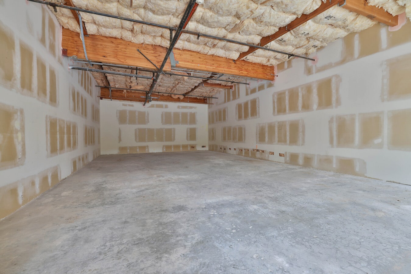 2092 Concourse Dr, San Jose, CA 95131 - Lot 53 - - Photo intérieure - Image 2 of 6