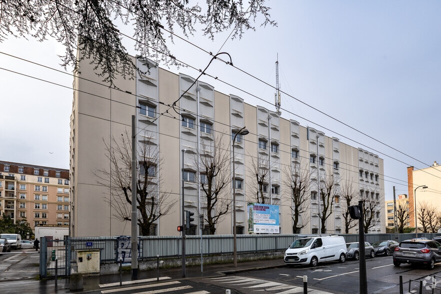 65-69 Rue Jacques-Louis Hénon, Lyon à vendre - Photo de l’immeuble – Image 2 sur 20
