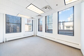 17 N State St, Chicago, IL à louer Photo intérieure– Image 2 sur 14