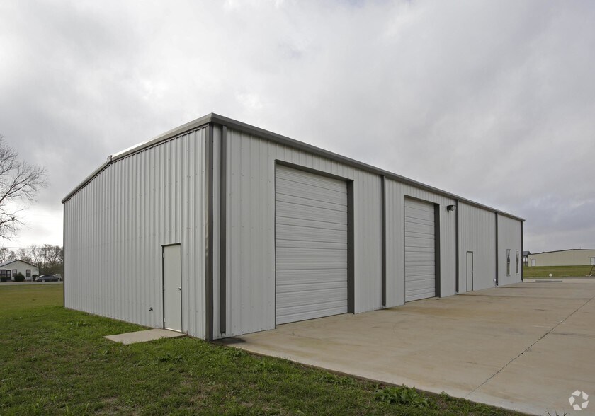 1908 Commercial Park Dr, Breaux Bridge, LA à louer - Photo de l’immeuble – Image 2 sur 3