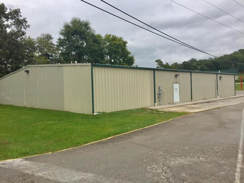 645 Lily School Rd, Lily, KY à vendre - Photo de l’immeuble – Image 2 sur 12