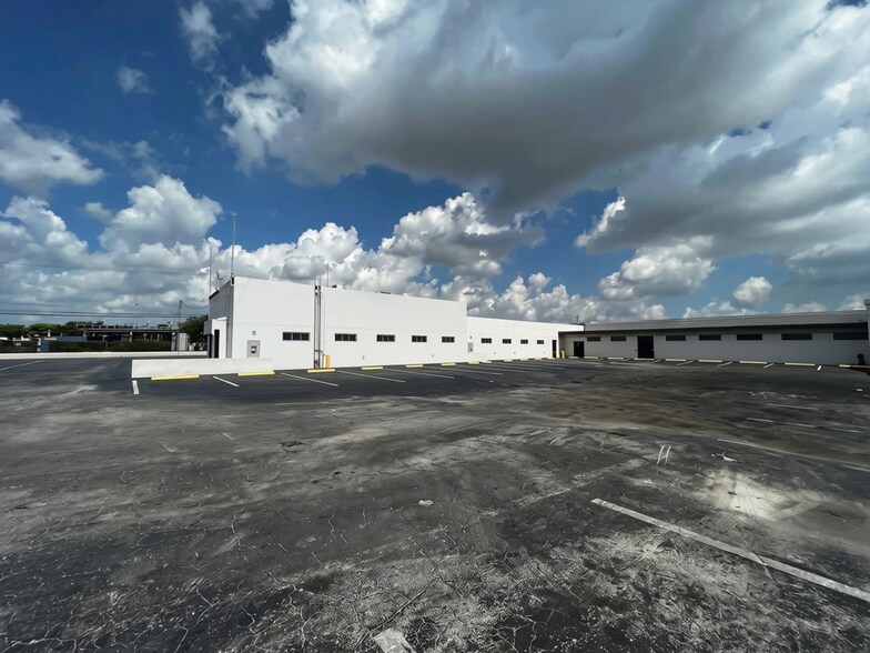 950 SW 12th Ave, Pompano Beach, FL à vendre - Photo de l’immeuble – Image 2 sur 23