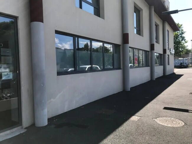 Plus de détails pour Bureau à vendre