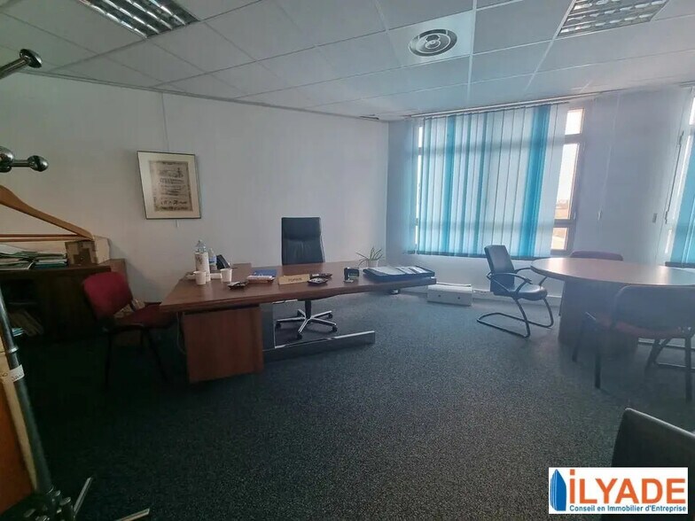 Bureau dans Aix-en-Provence à vendre - Photo intérieure – Image 3 sur 7