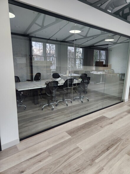 15 Sproat St, Middleborough, MA à louer - Photo intérieure – Image 3 sur 13